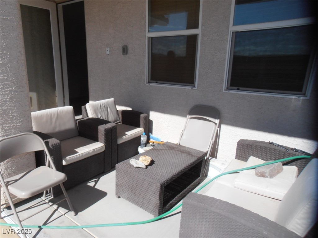 2351 Thornwood Castle Drive Property Photo 12