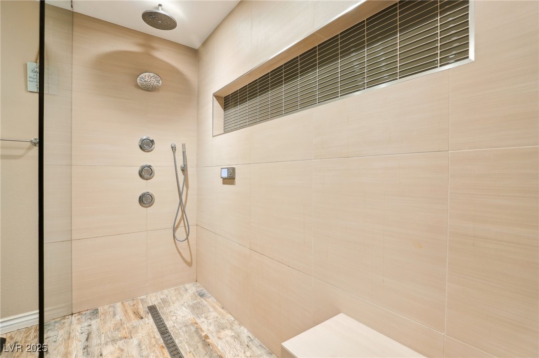 1011 Amber Gate Street Property Photo 28