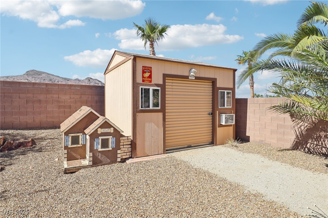 1011 Amber Gate Street Property Photo 51