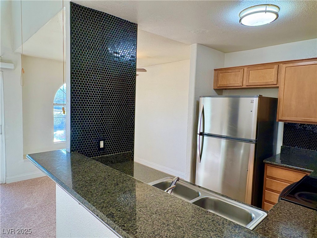 9325 West Desert Inn Road 218 Property Photo 5