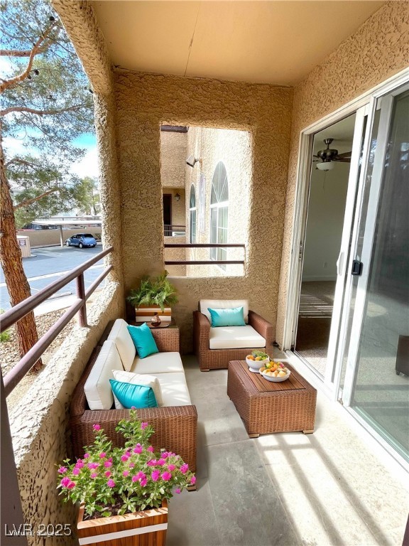 9325 West Desert Inn Road 218 Property Photo 16