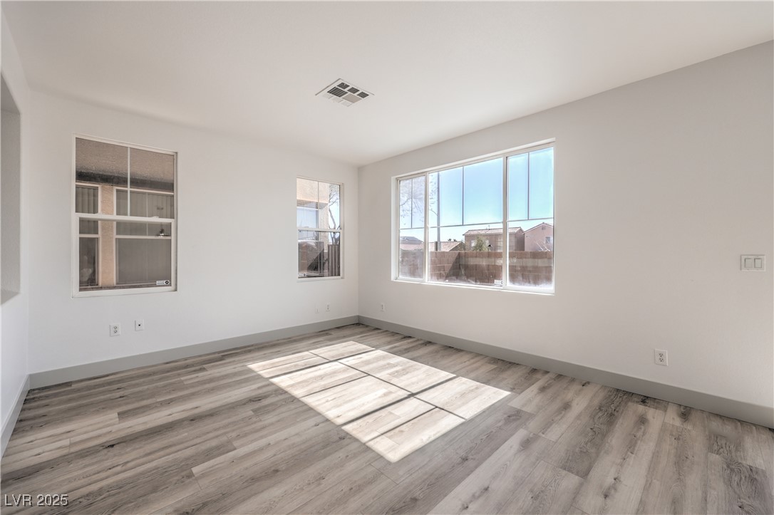 4473 Oberlander Avenue Property Photo 3