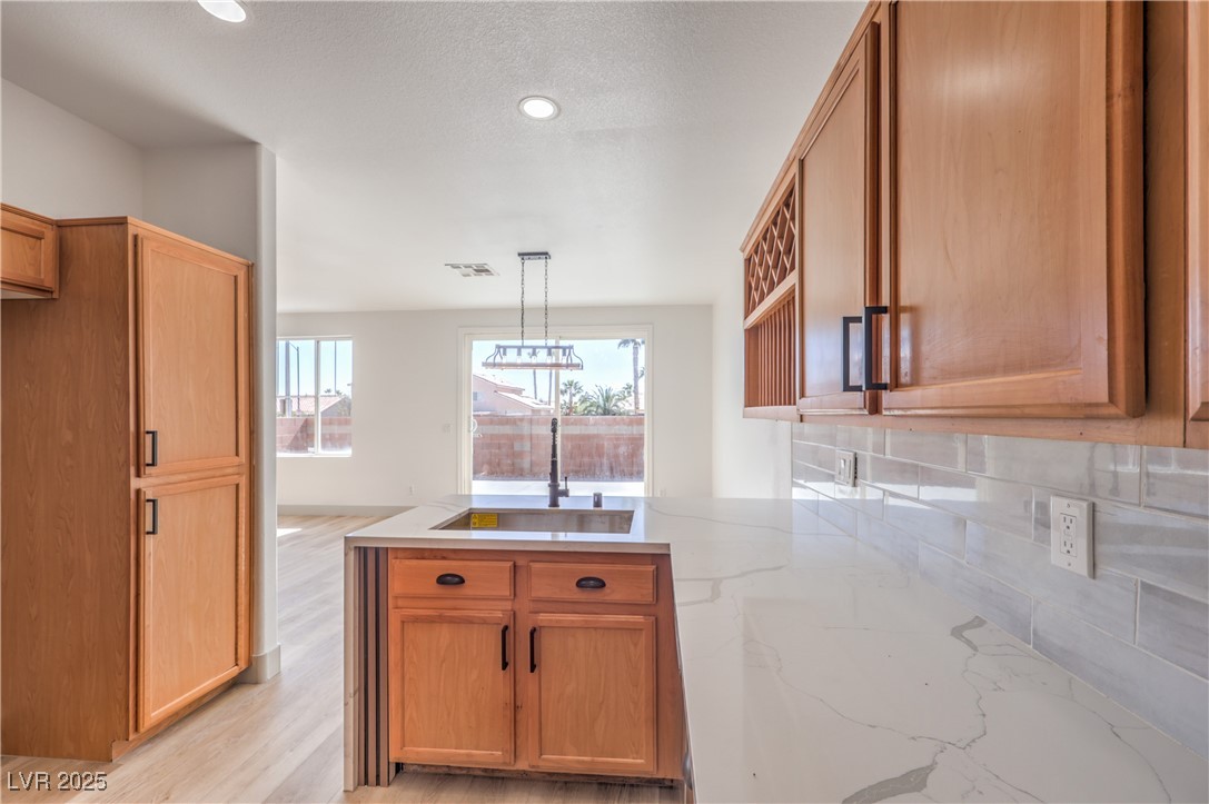 4473 Oberlander Avenue Property Photo 11