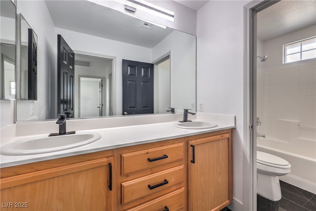 4473 Oberlander Avenue Property Photo 22