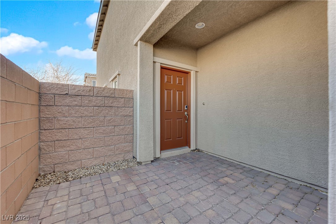 7707 West Diablo Drive Property Photo 4