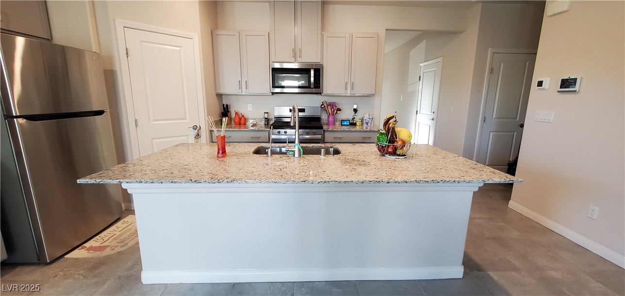 7910 Shimmery Street Property Photo 5