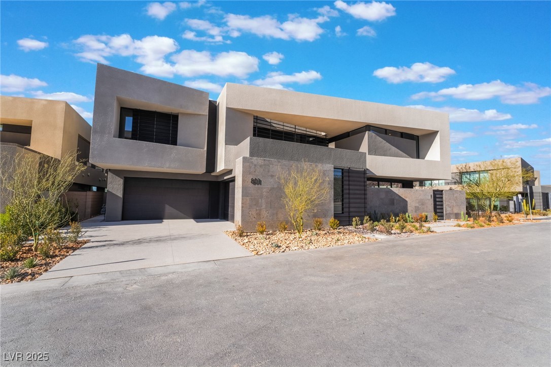 801 Dragons Eye Drive Property Photo 3