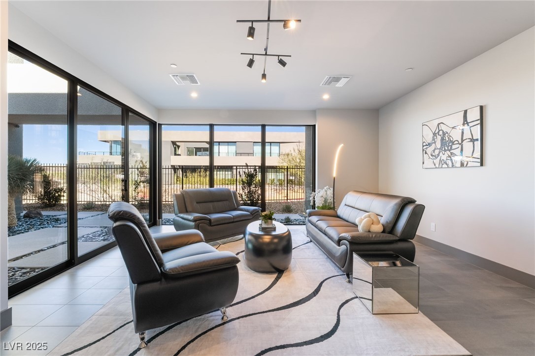 801 Dragons Eye Drive Property Photo 40