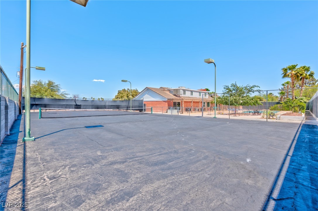 2825 East Hacienda Avenue Property Photo 7
