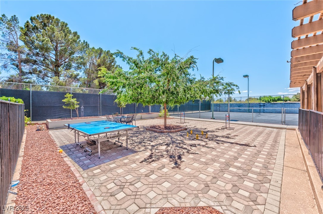 2825 East Hacienda Avenue Property Photo 10