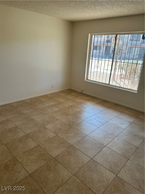575 South Royal Crest Circle 18 Property Photo 2