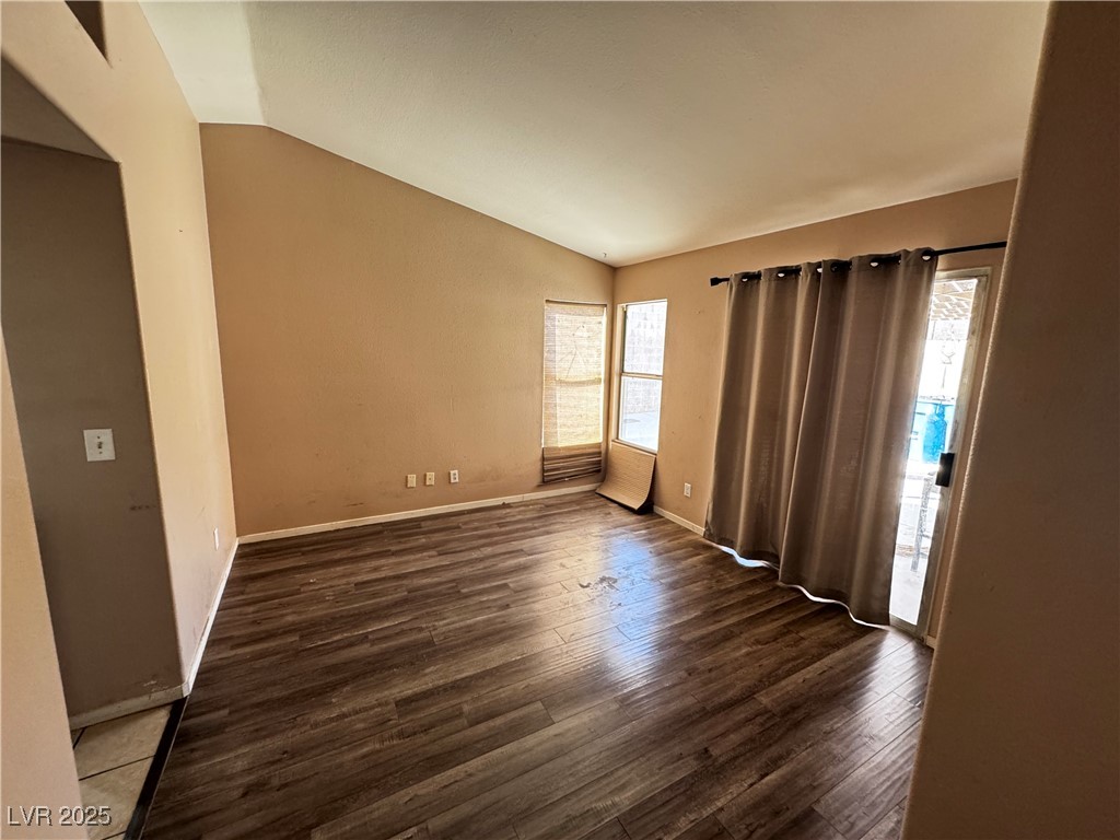 5513 Oakwood Ridge Street Property Photo 6