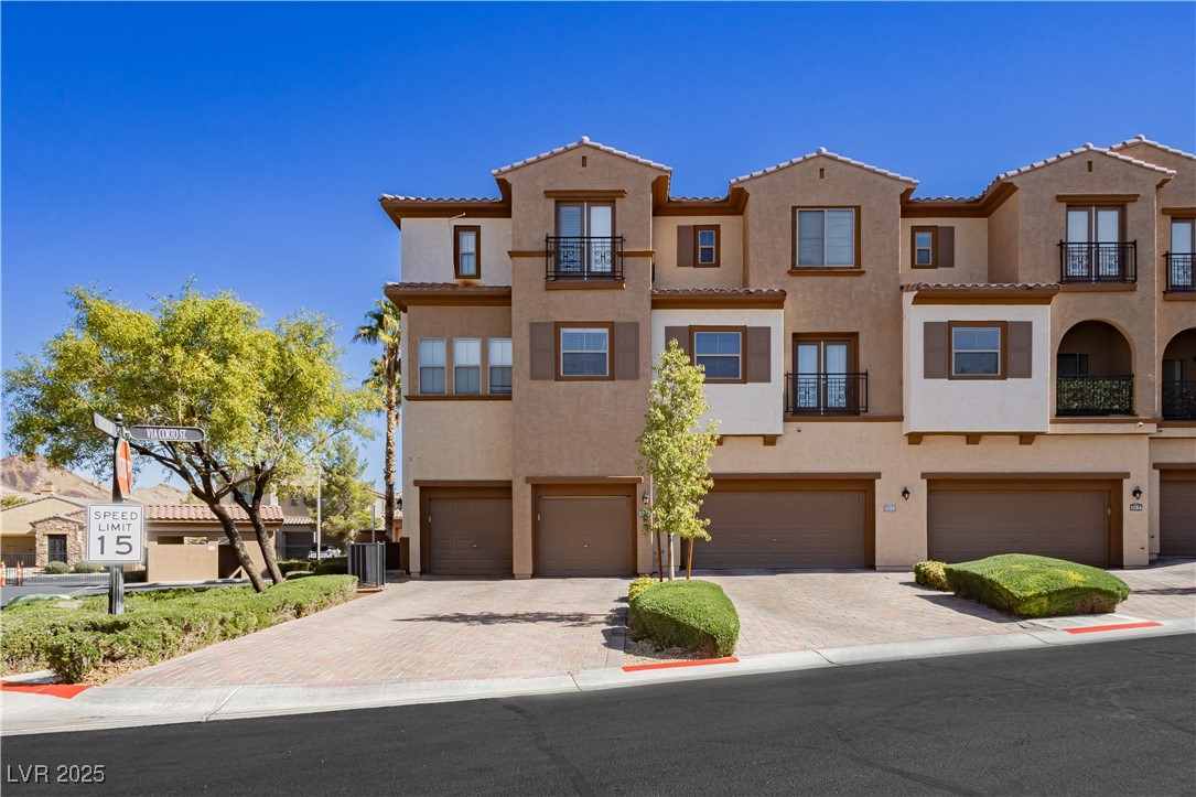 1092 Via Corto Street Property Photo 1