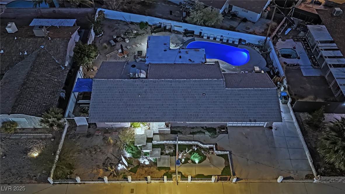 1805 Ivanhoe Way Property Photo 5