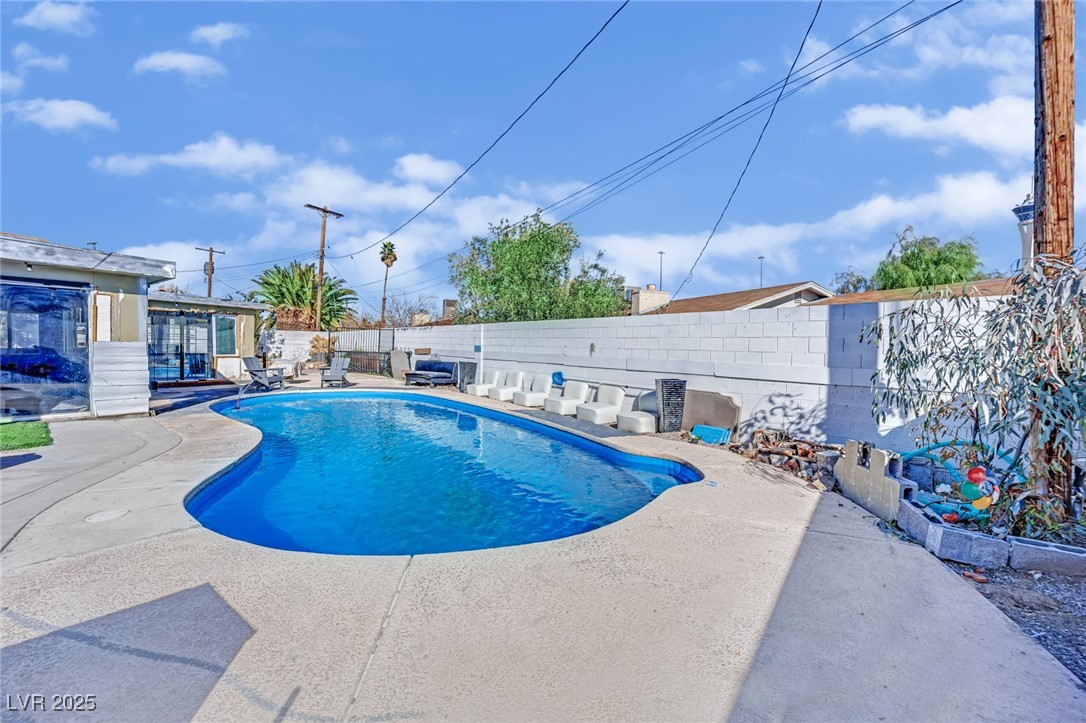 1805 Ivanhoe Way Property Photo 16