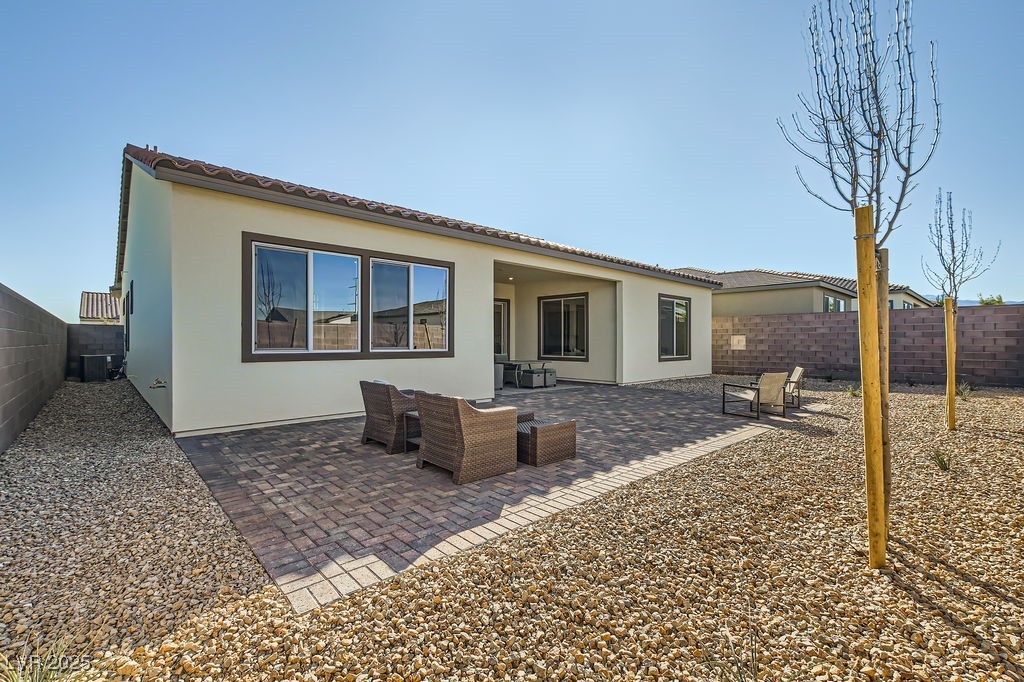 10026 Honey Rose Avenue Property Photo 3