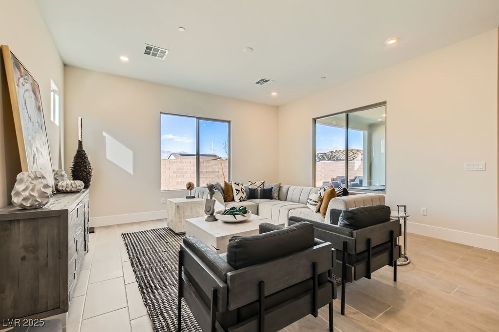 10026 Honey Rose Avenue Property Photo 9