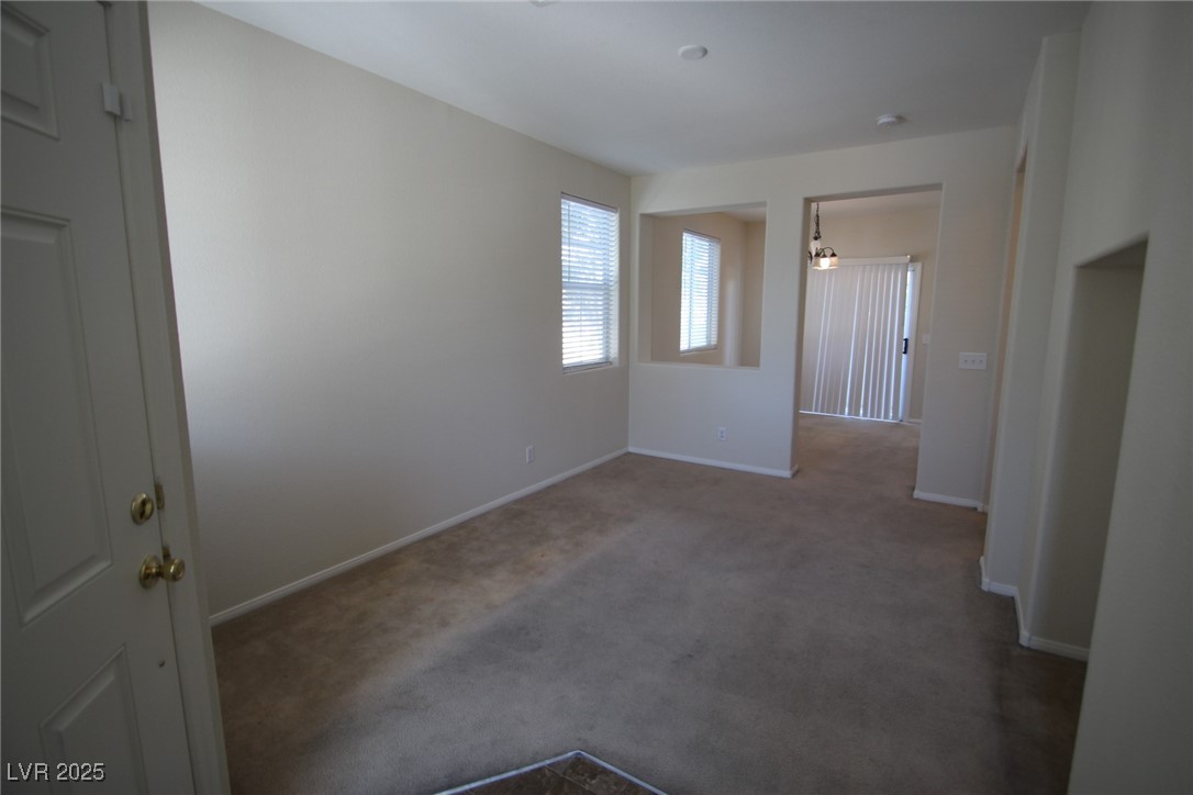 1286 Horizon Village Avenue Property Photo 7