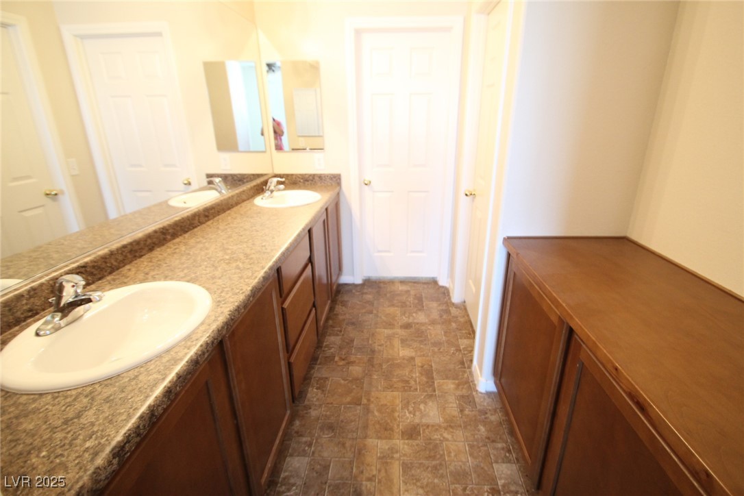 1286 Horizon Village Avenue Property Photo 10