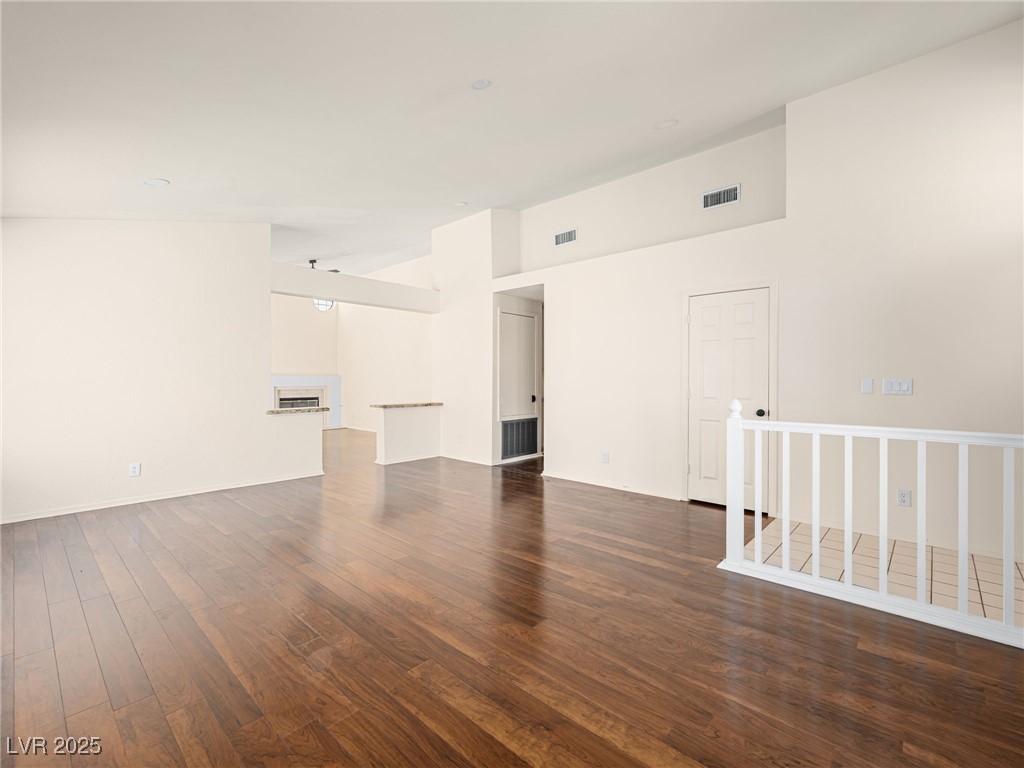 9725 Sierra Mesa Avenue Property Photo 4
