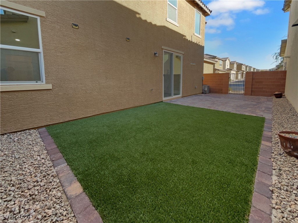7059 Mackenzie Bay Avenue Property Photo 8
