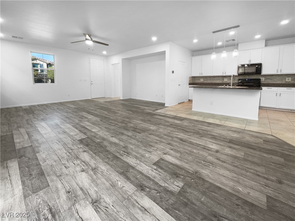 7059 Mackenzie Bay Avenue Property Photo 14
