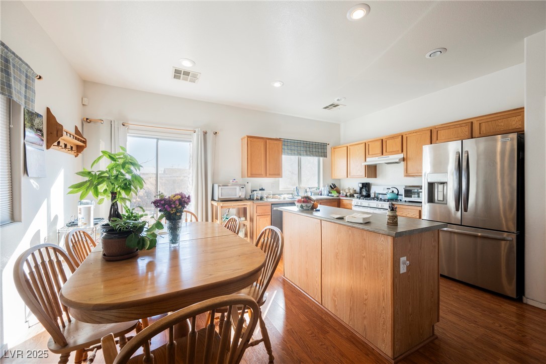 186 Shaded Peak Street Property Photo 8