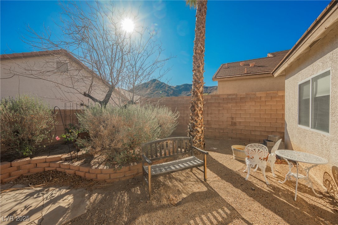 186 Shaded Peak Street Property Photo 32