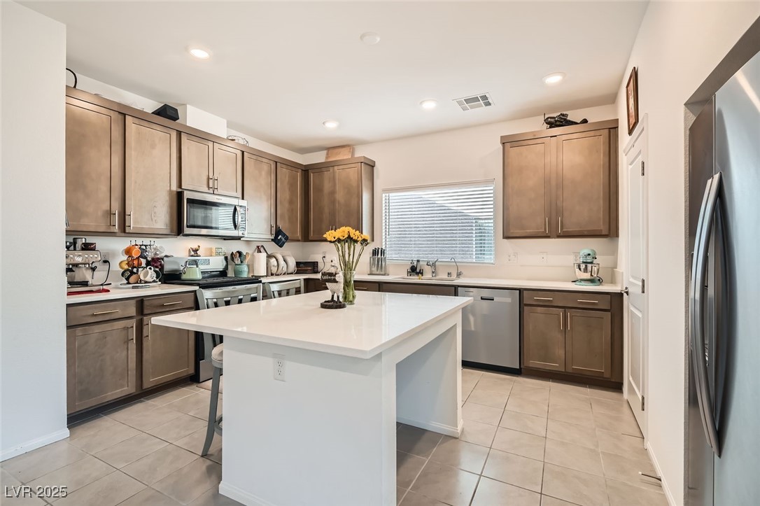 10393 Rose Palisade Street Property Photo 6