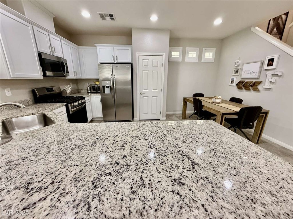 6145 Scarlet Leaf Street Property Photo 9