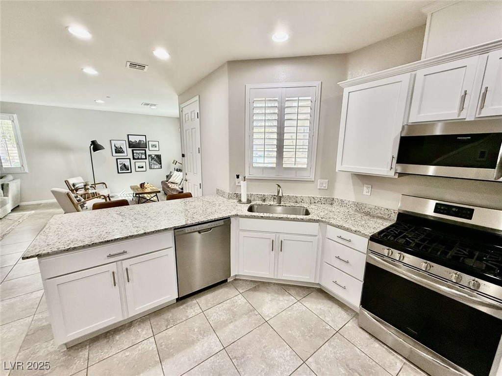 6145 Scarlet Leaf Street Property Photo 11