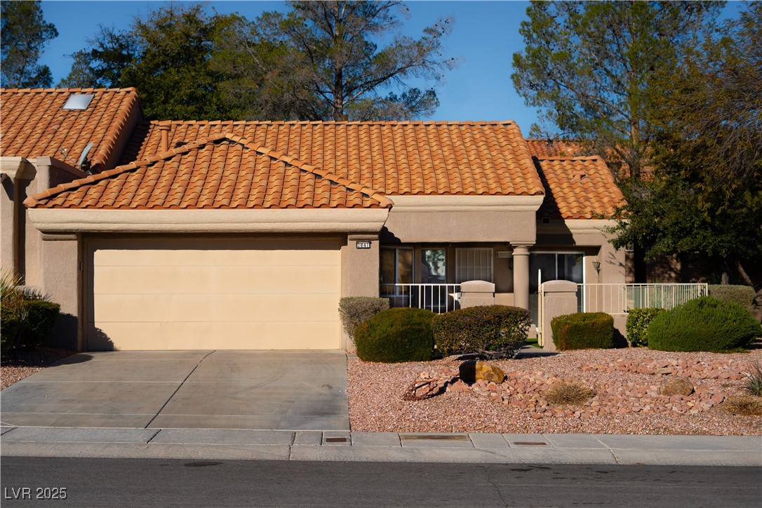 2841 Bluff Point Drive Property Photo 1