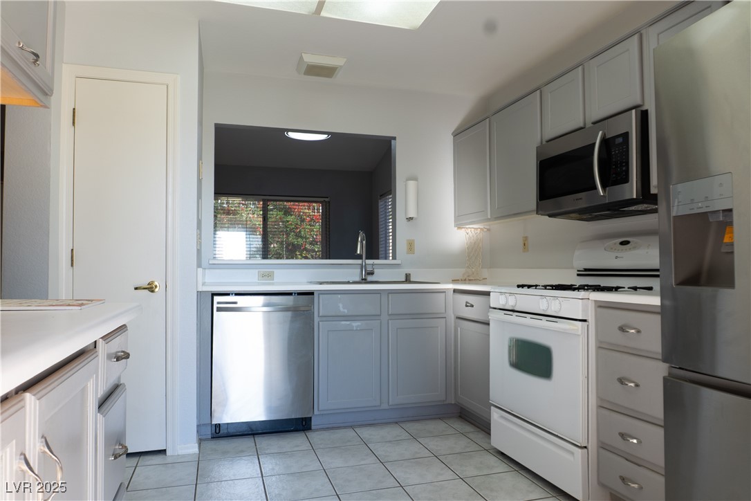 2841 Bluff Point Drive Property Photo 5