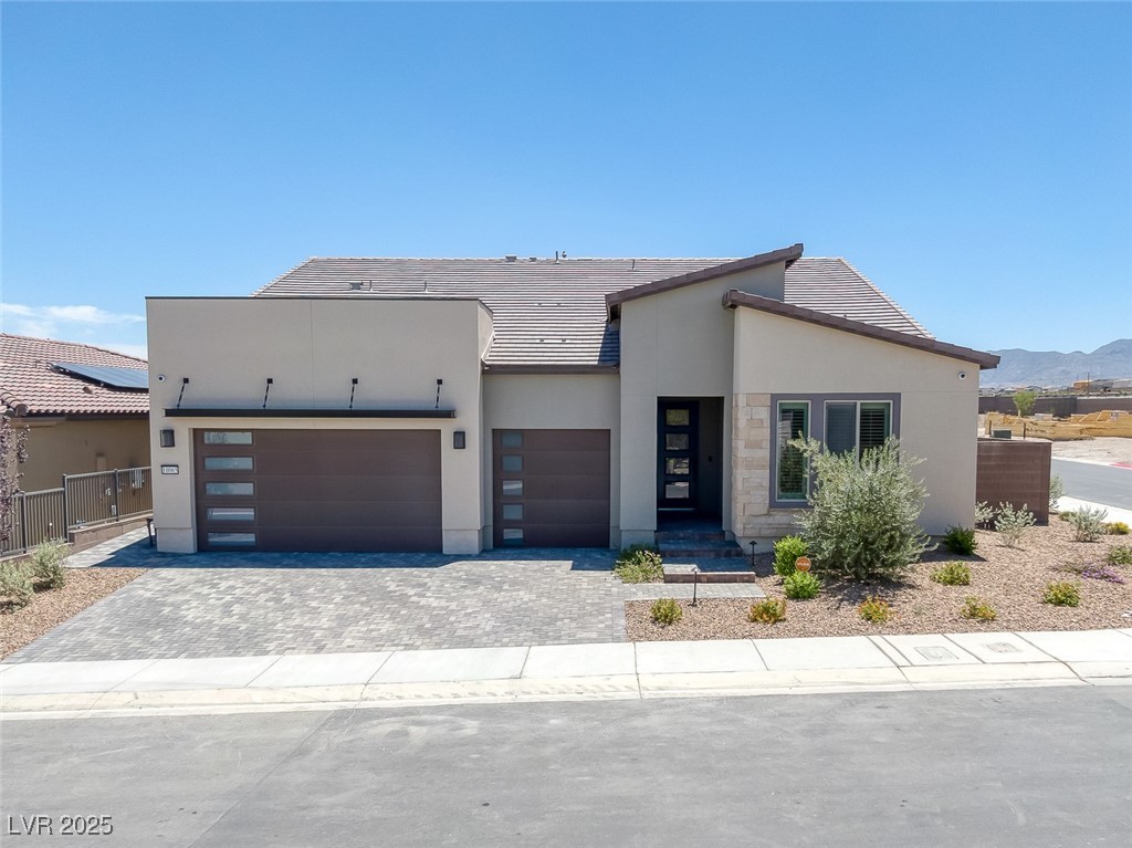 10065 Auburn Rose Avenue Property Photo 2