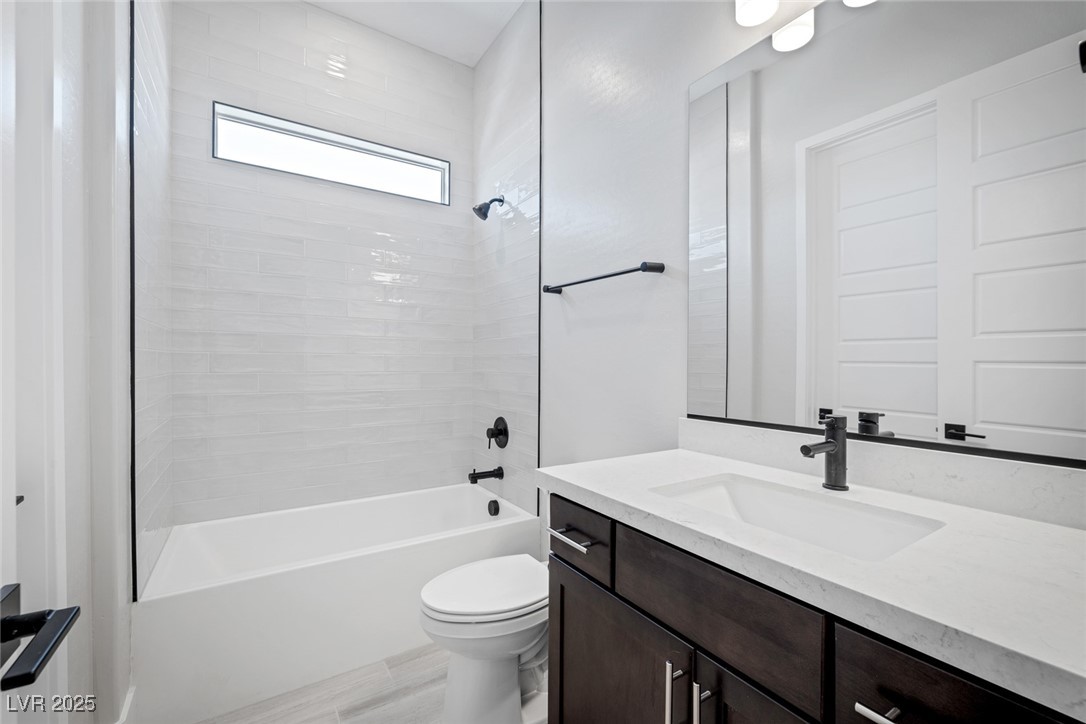 10065 Auburn Rose Avenue Property Photo 16