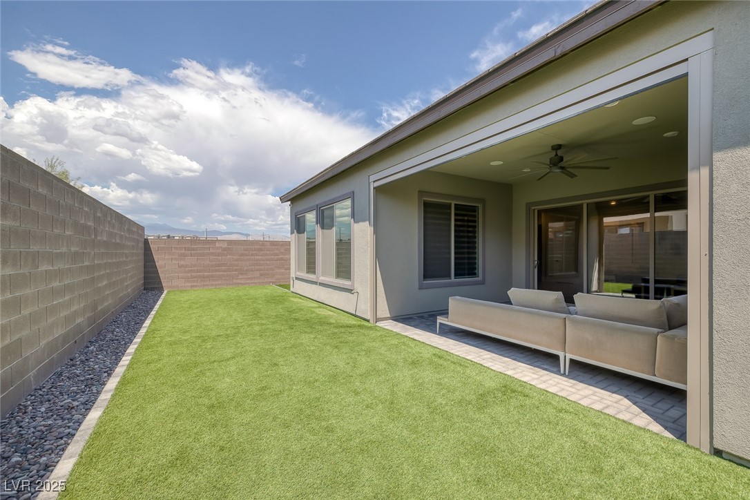 10065 Auburn Rose Avenue Property Photo 19