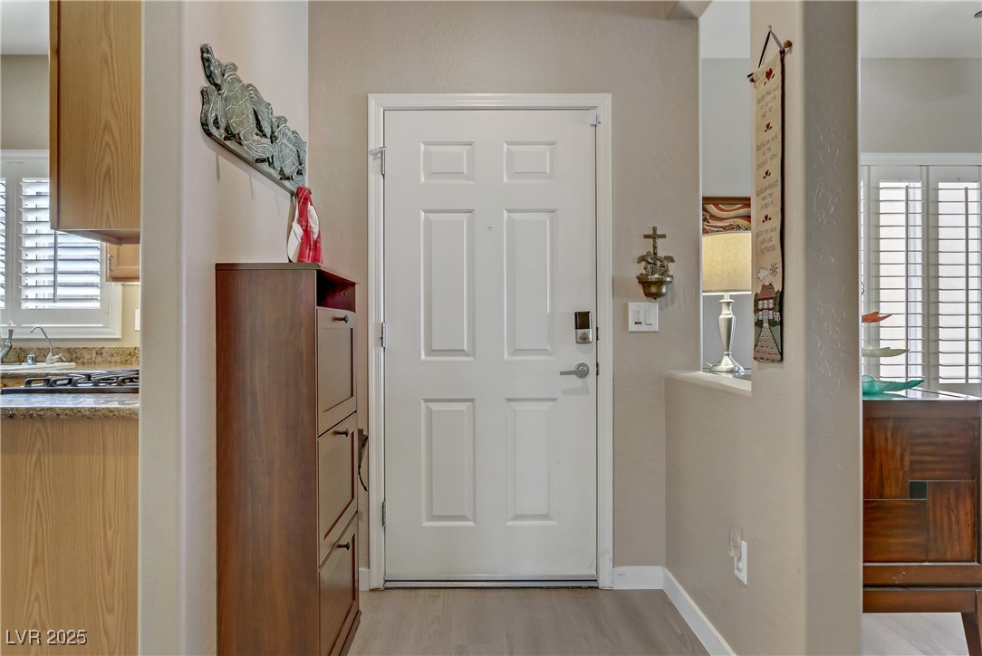 7669 Fieldfare Drive Property Photo 4