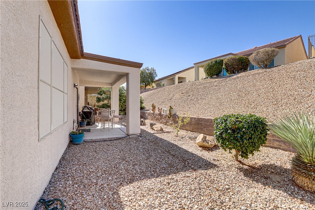 7669 Fieldfare Drive Property Photo 43