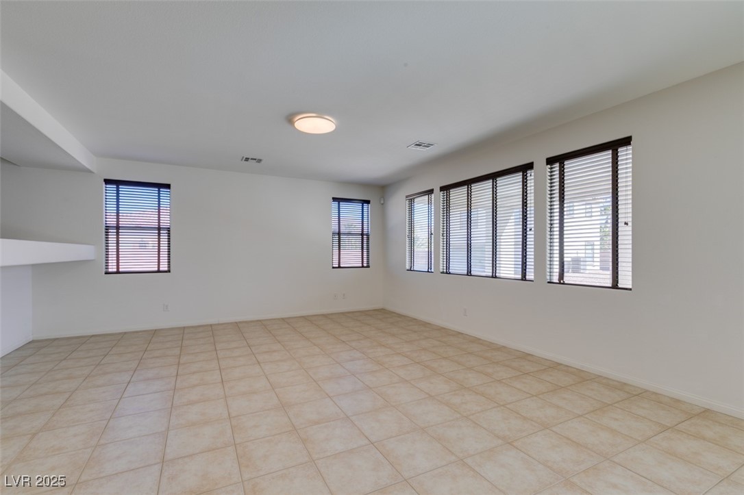 7850 Thunder Echo Street Property Photo 14