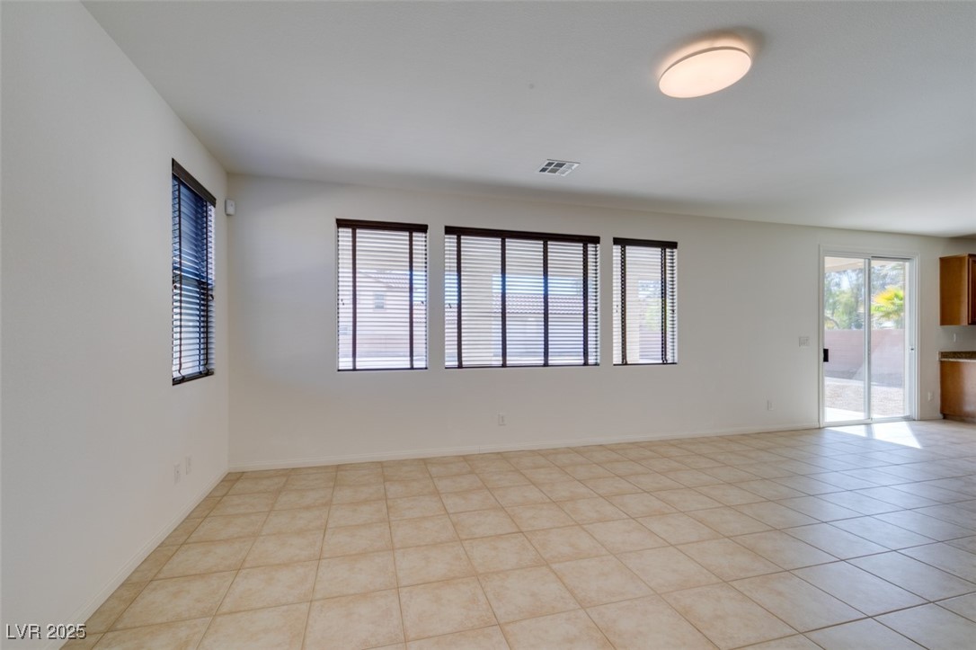 7850 Thunder Echo Street Property Photo 17