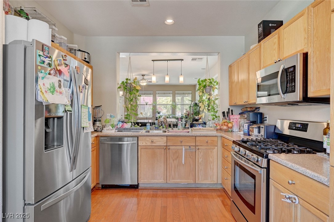 9413 Ironsend Street Property Photo 7