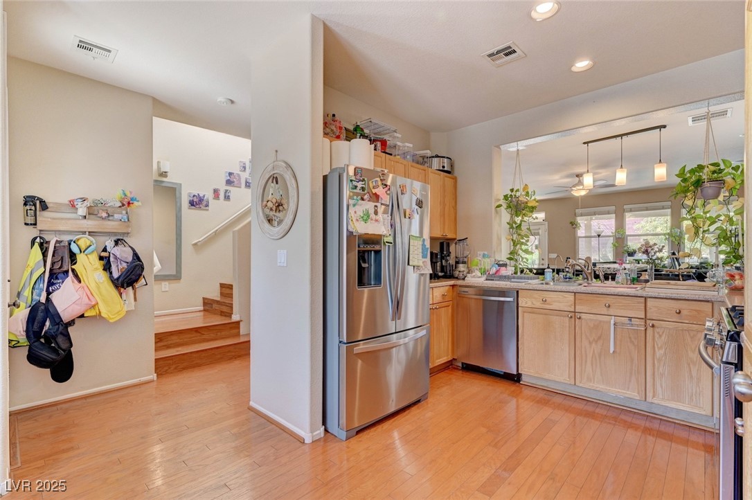 9413 Ironsend Street Property Photo 8