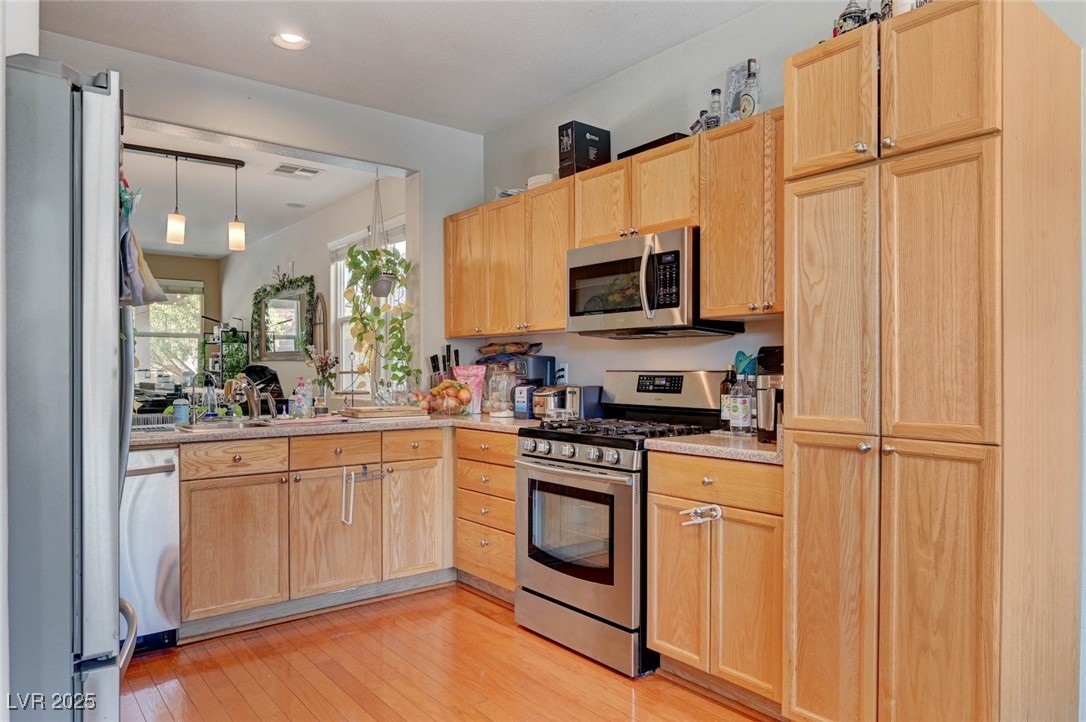 9413 Ironsend Street Property Photo 9