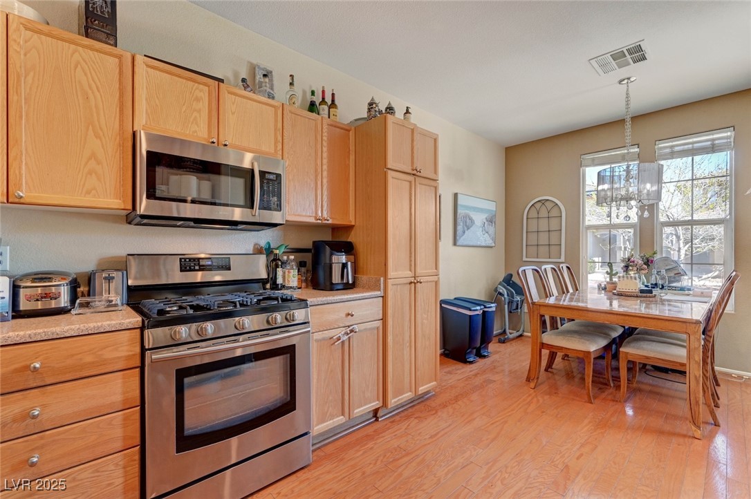 9413 Ironsend Street Property Photo 11