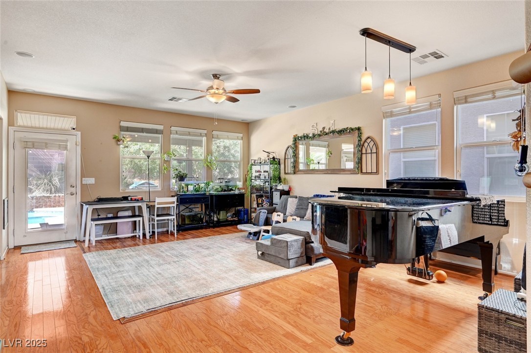 9413 Ironsend Street Property Photo 15