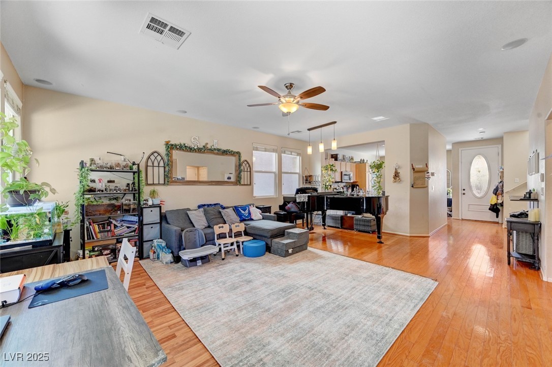 9413 Ironsend Street Property Photo 16