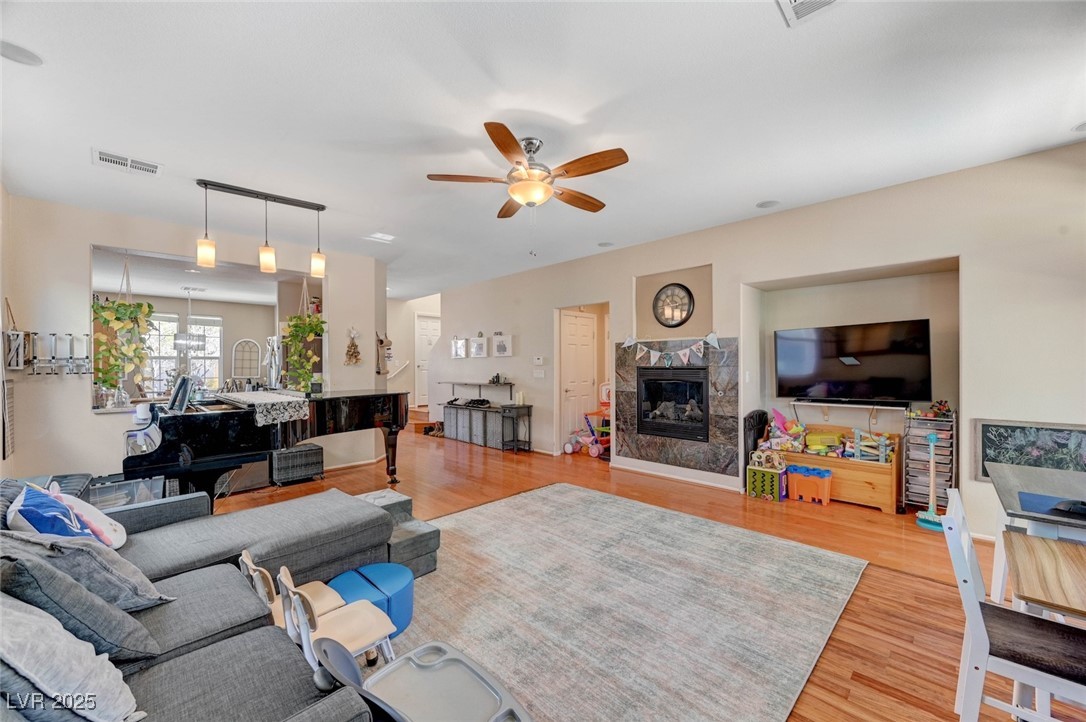 9413 Ironsend Street Property Photo 17