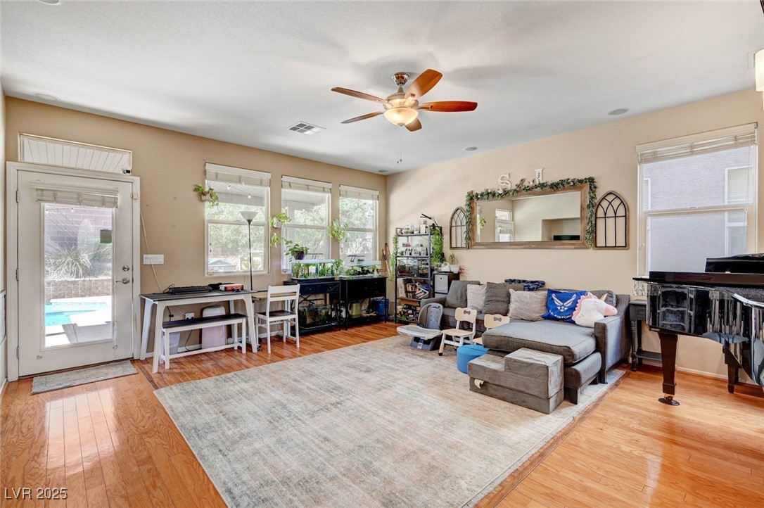 9413 Ironsend Street Property Photo 18