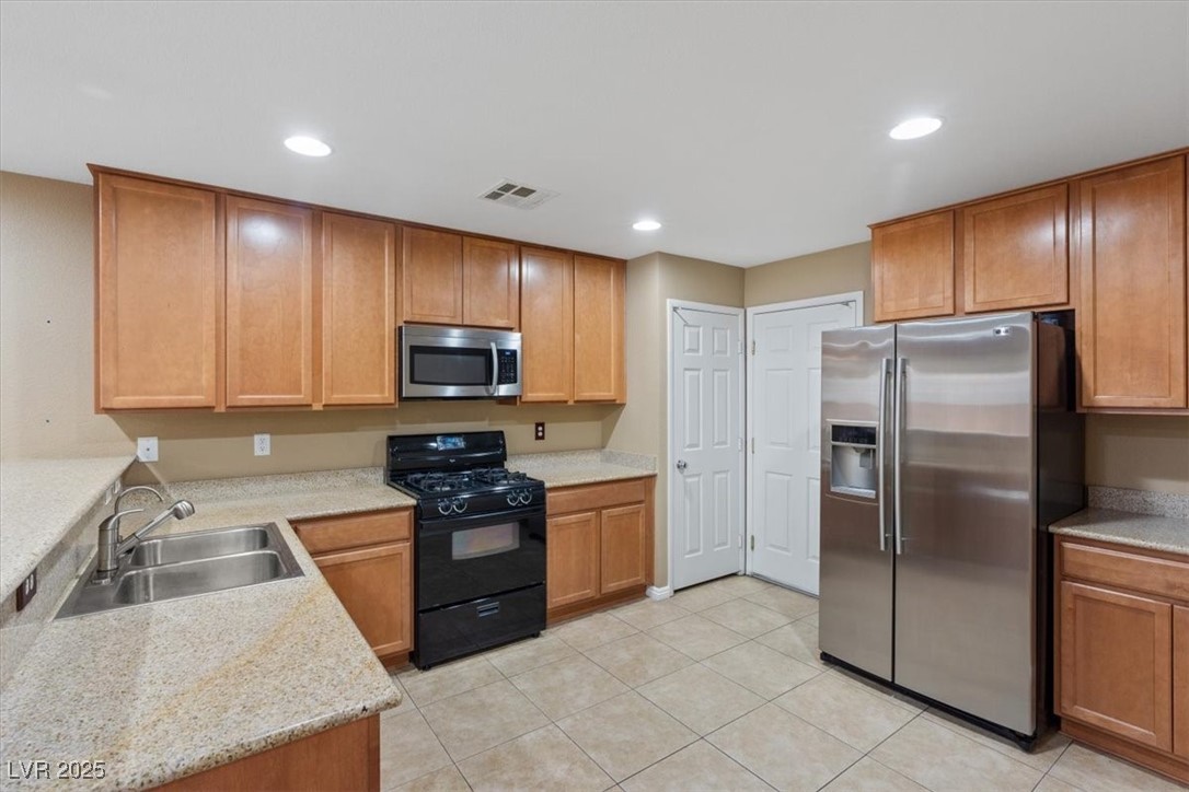 8683 Bella Jewel Avenue Property Photo 9