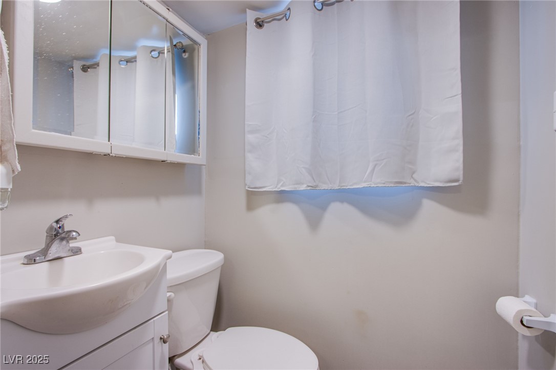 5399 Surrey Street Property Photo 8